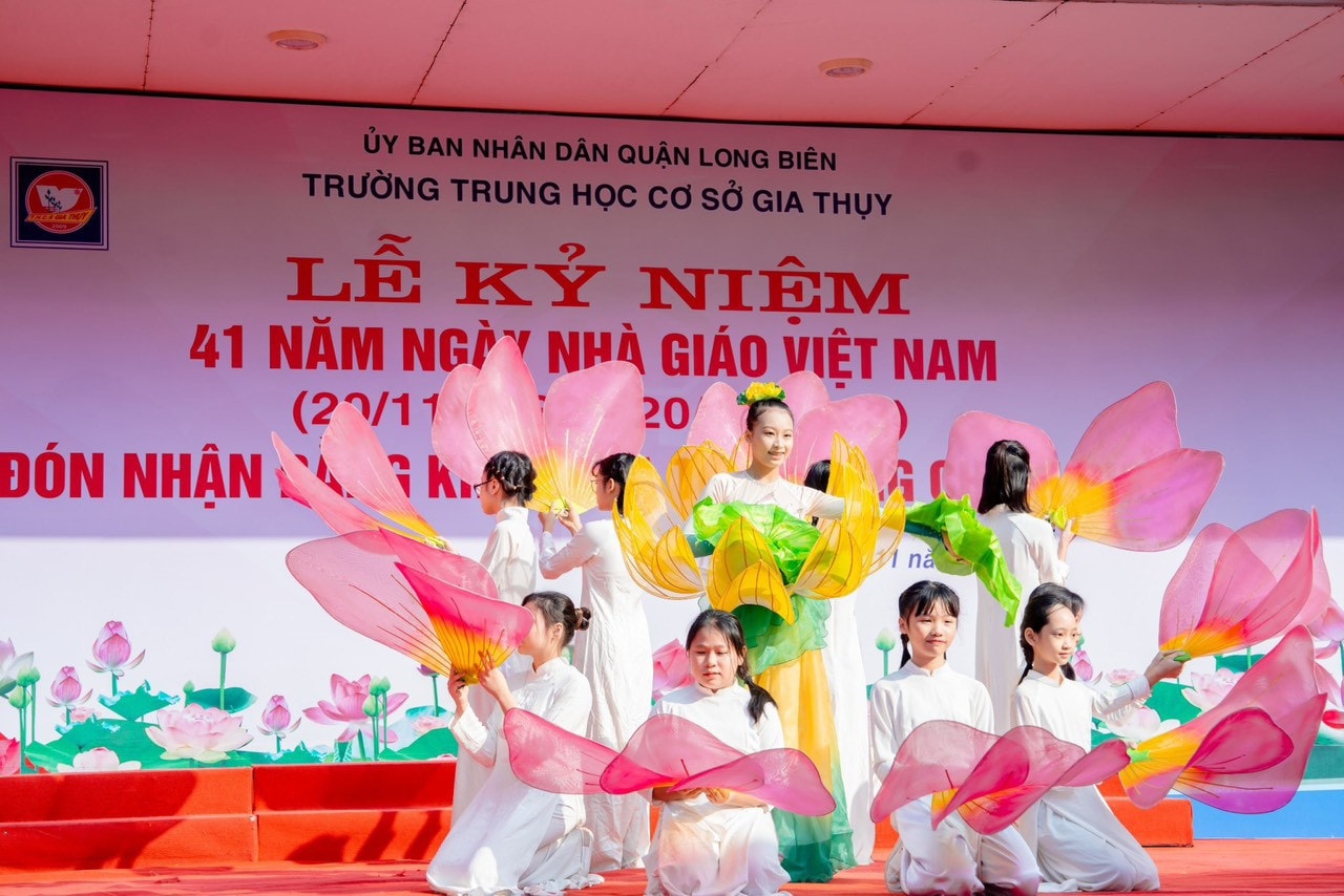Trường THCS Gia Thuỵ đón nhận Bằng khen của Thủ tướng Chính phủ và Bộ GD-ĐT -0