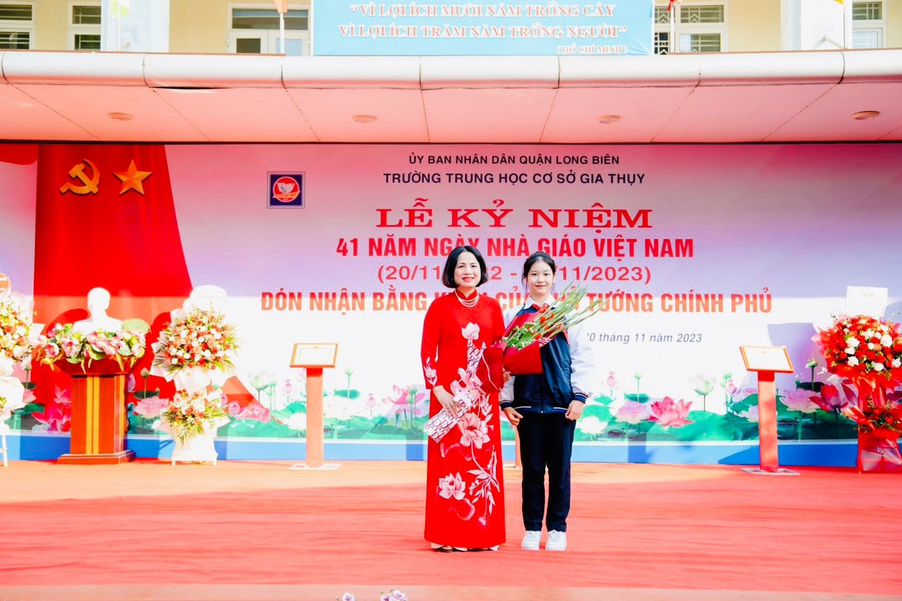 Trường THCS Gia Thuỵ đón nhận Bằng khen của Thủ tướng Chính phủ và Bộ GD-ĐT -0