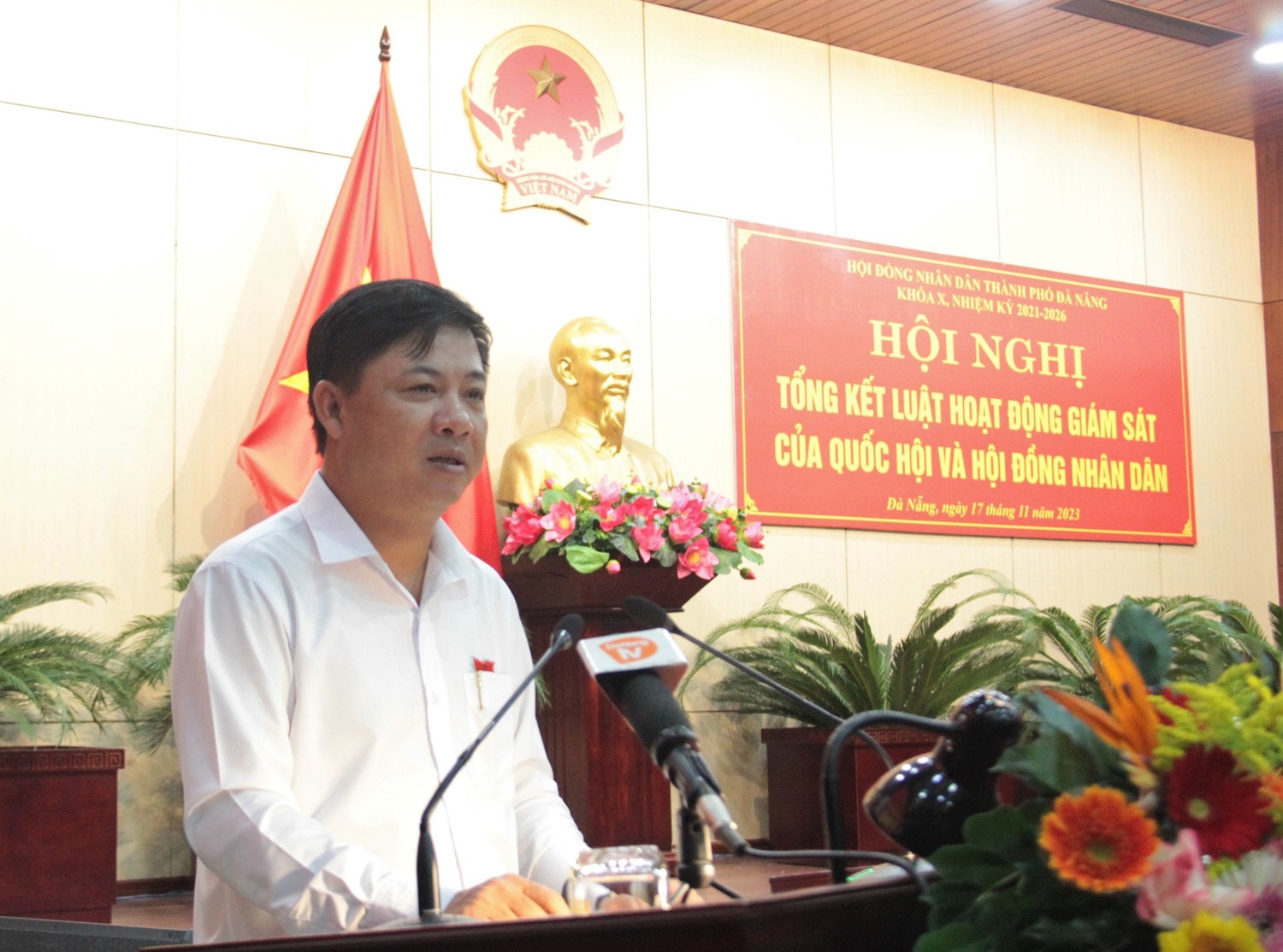 Chủ tịch HĐND thành phố Đà Nẵng Lương Nguyễn Minh Triết phát biểu tại hội nghị.