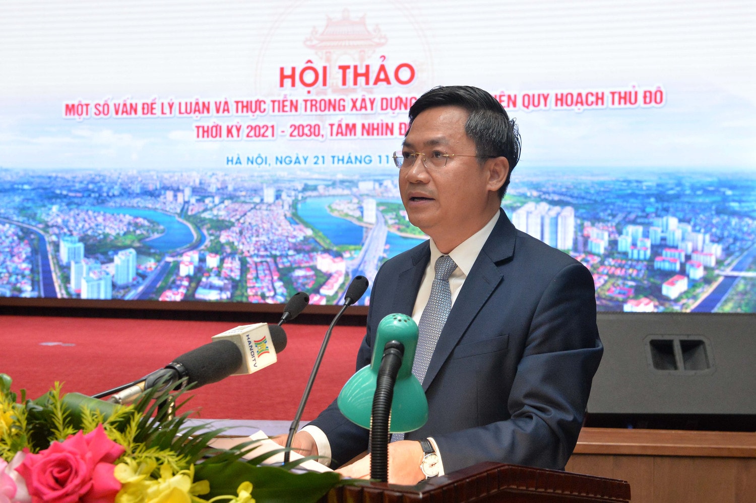 Phó Chủ tịch UBND thành phố Hà Nội Hà Minh Hải phát biểu đề dẫn hội thảo. Ảnh: Hồ Long