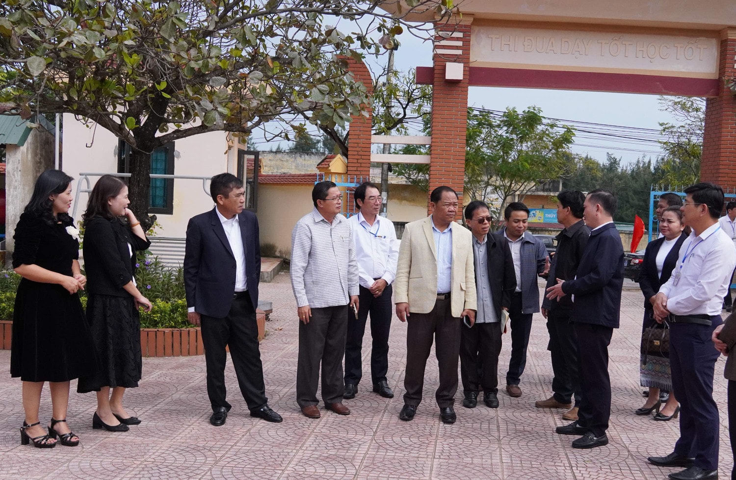 Tỉnh Quảng Bình và Savanakhet chia sẻ kinh nghiệm xây dựng nông thôn mới -0