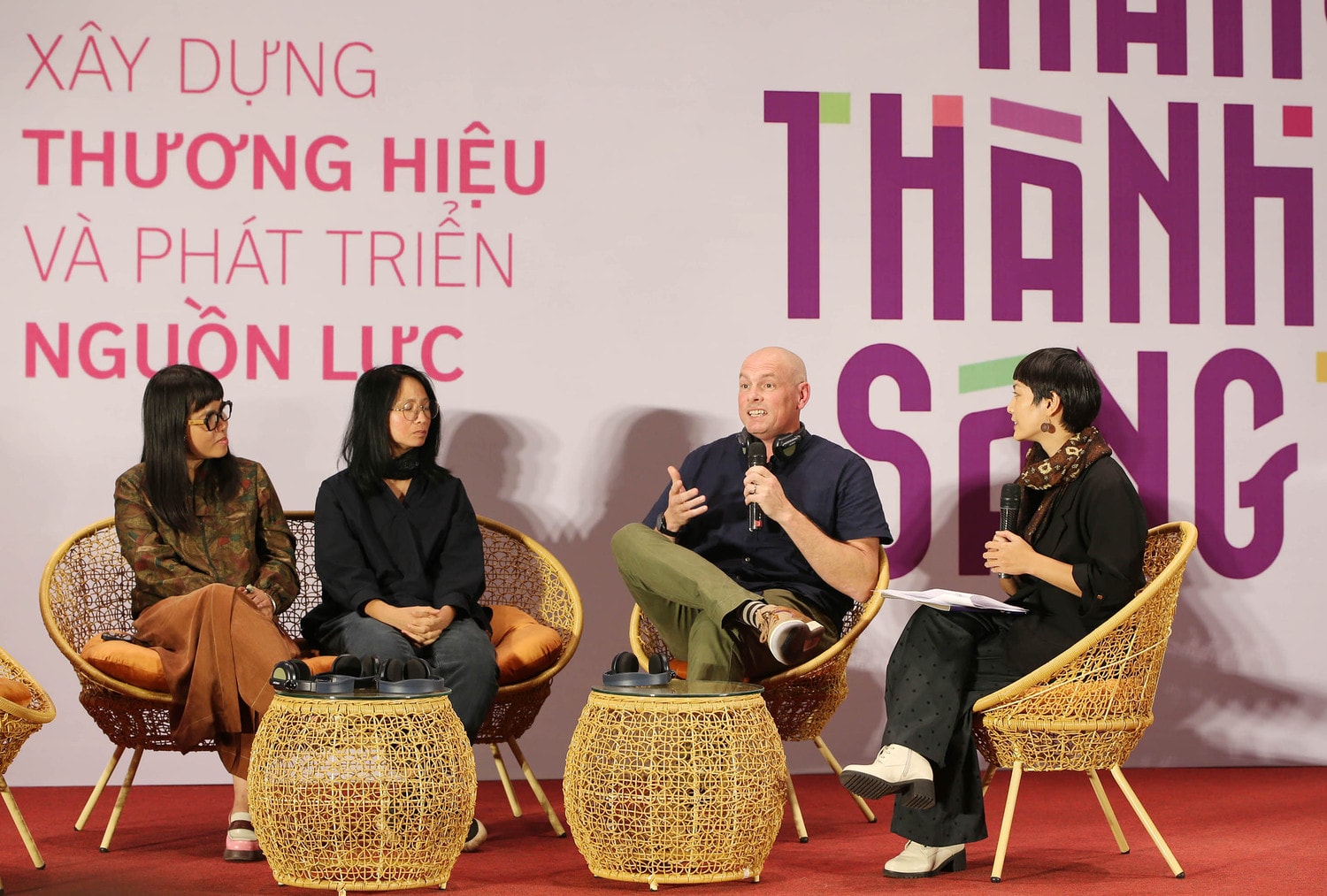 Tại tọa đàm, nhiều chuyên gia cho rằng, để xây dựng thương hiệu Thành phố Sáng tạo cần dành thêm nhiều không gian sáng tạo hơn nữa cho nghệ sỹ Xây dựng và phát triển thương hiệu Thành phố Sáng tạo: Chính sách có vai trò “đòn bẩy” -0