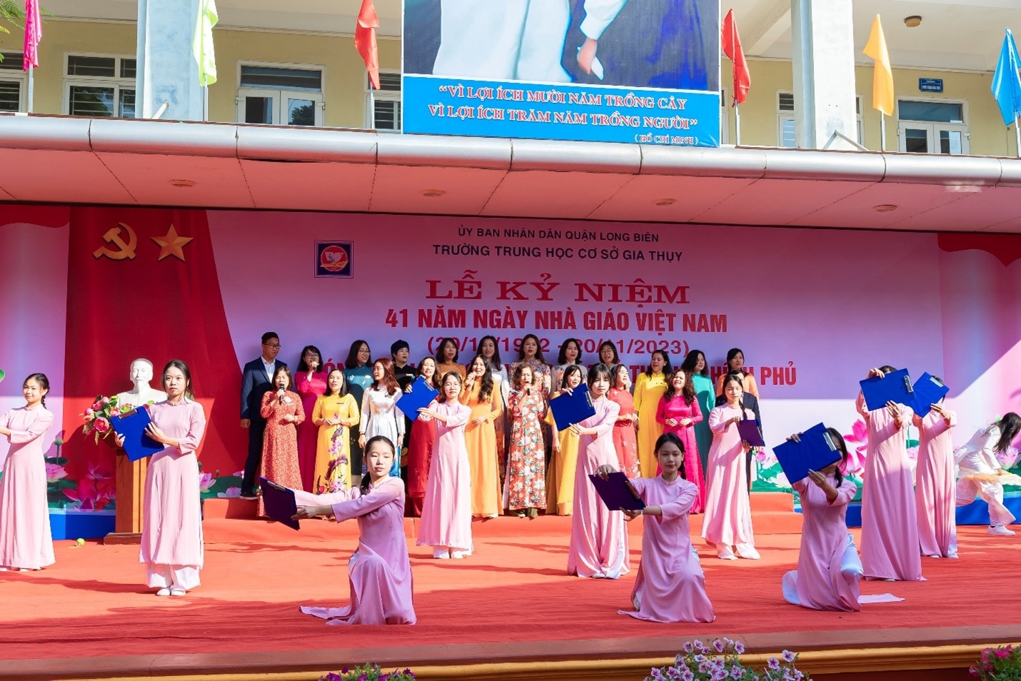 Trường THCS Gia Thuỵ đón nhận Bằng khen của Thủ tướng Chính phủ và Bộ GD-ĐT -0