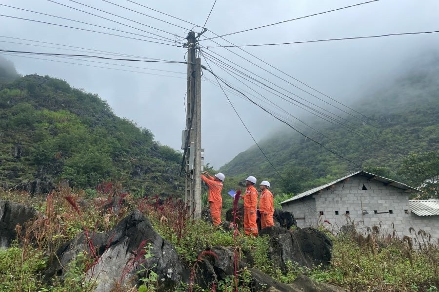 Công ty Điện lực Hà Giang đẩy nhanh tiến độ thay thế công tơ điện tử -0