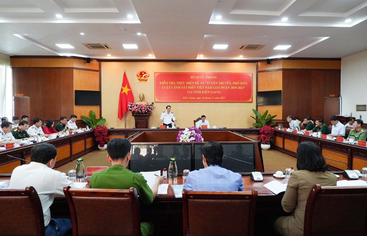 Vận dụng linh hoạt các hình thức phổ biến, giáo dục pháp luật -0