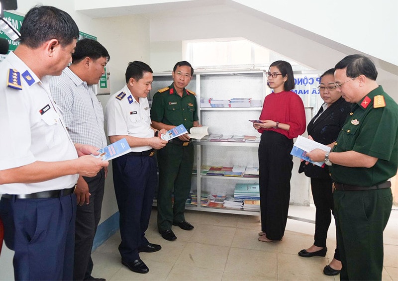 Vận dụng linh hoạt các hình thức phổ biến, giáo dục pháp luật -0