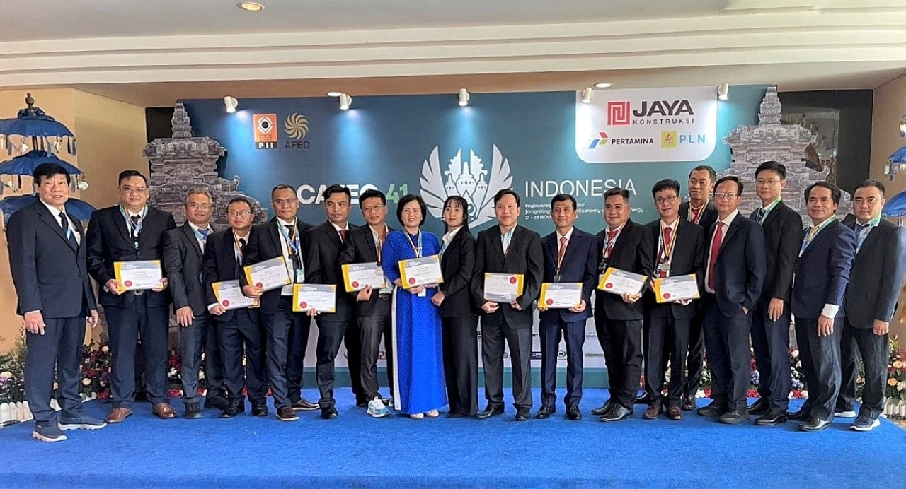 Thêm 23 kỹ sư thuộc Tổng công ty Điện lực TP. Hồ Chí Minh nhận chứng chỉ Kỹ sư ASEAN -0