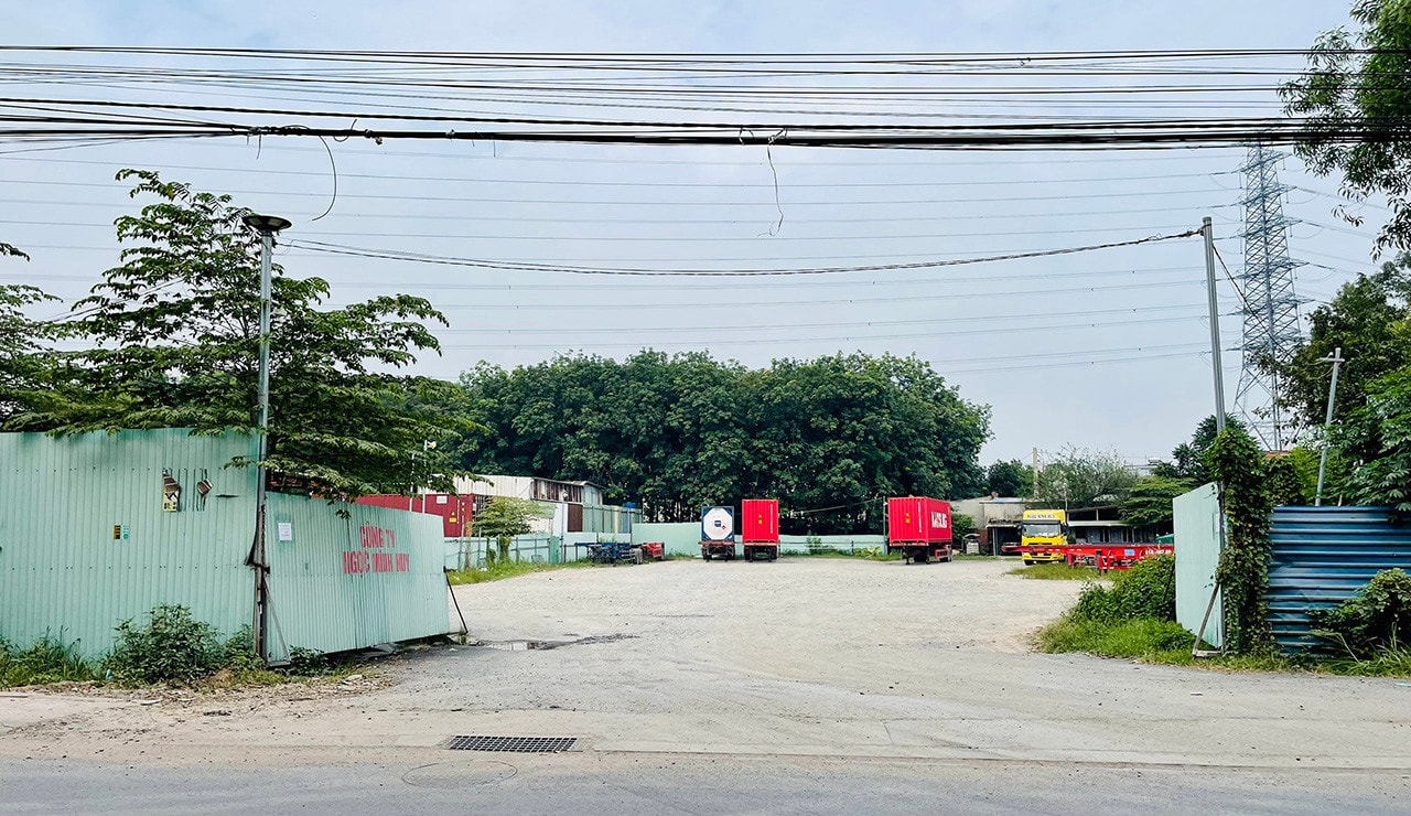 Bình Dương: Cử tri bất an vì nhiều bãi xe container hoạt động rầm rộ trong khu dân cư