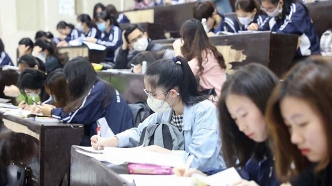 Sinh viên Đại học Quốc gia Hà Nội trên giảng đường