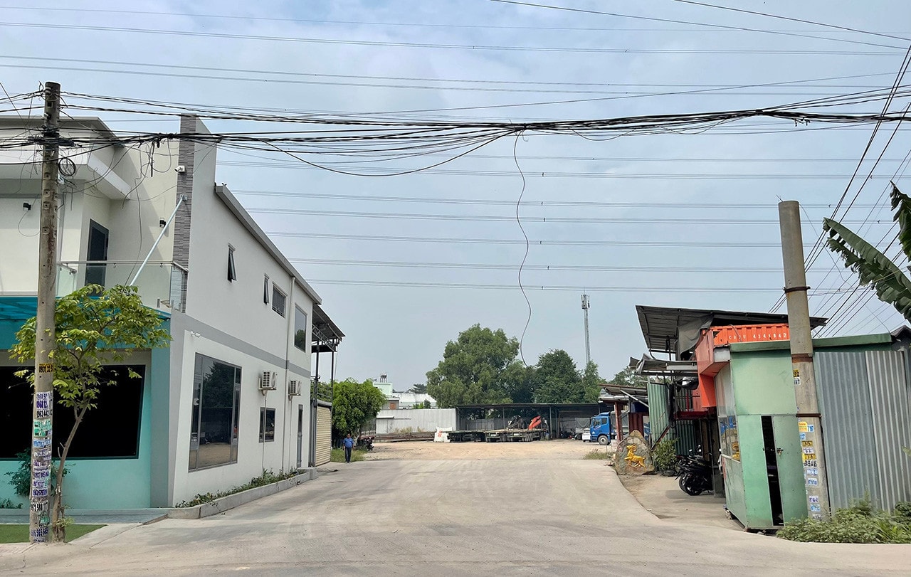 Bình Dương: Cử tri bất an vì nhiều bãi xe container hoạt động rầm rộ trong khu dân cư