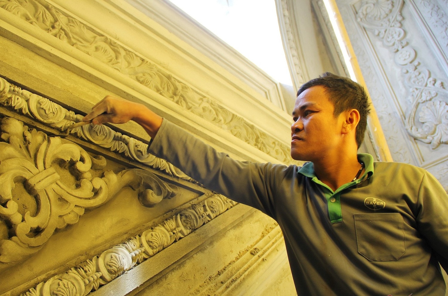 Choáng ngợp trước lâu đài dát vàng 70 tỷ của đại gia buôn đồng nát -0