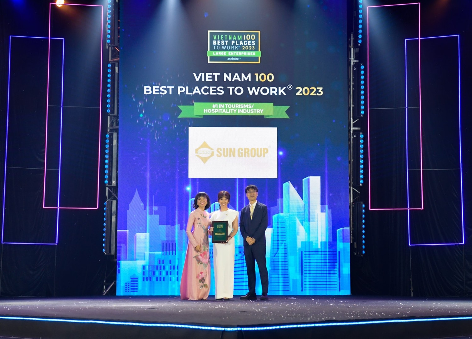 Top thương hiệu Nhà Tuyển dụng hấp dẫn nhất với Sinh viên Việt Nam gọi tên Sun Group -0