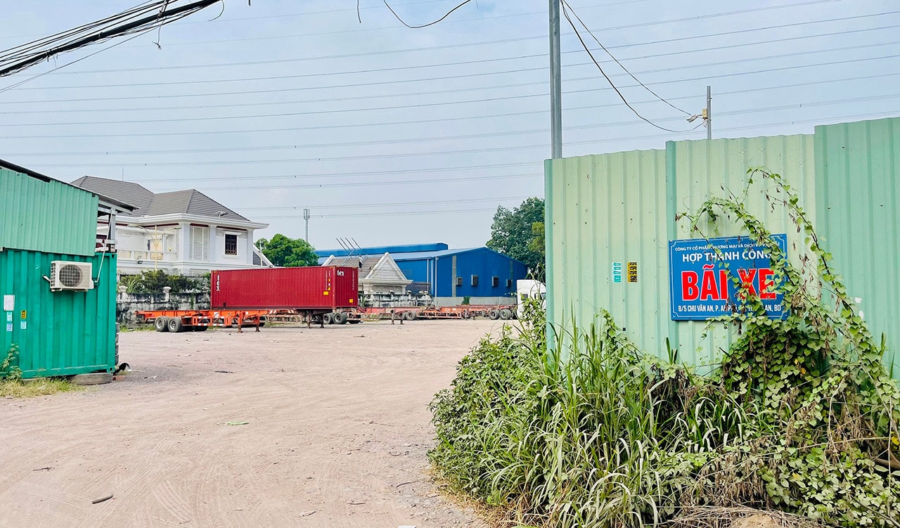 Bình Dương: Cử tri bất an vì nhiều bãi xe container hoạt động rầm rộ trong khu dân cư