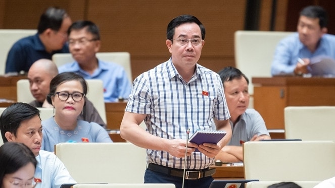 ĐBQH Nguyễn Văn Huy (Thái Bình) phát biểu tại hội trường - Ảnh: Q.Khánh