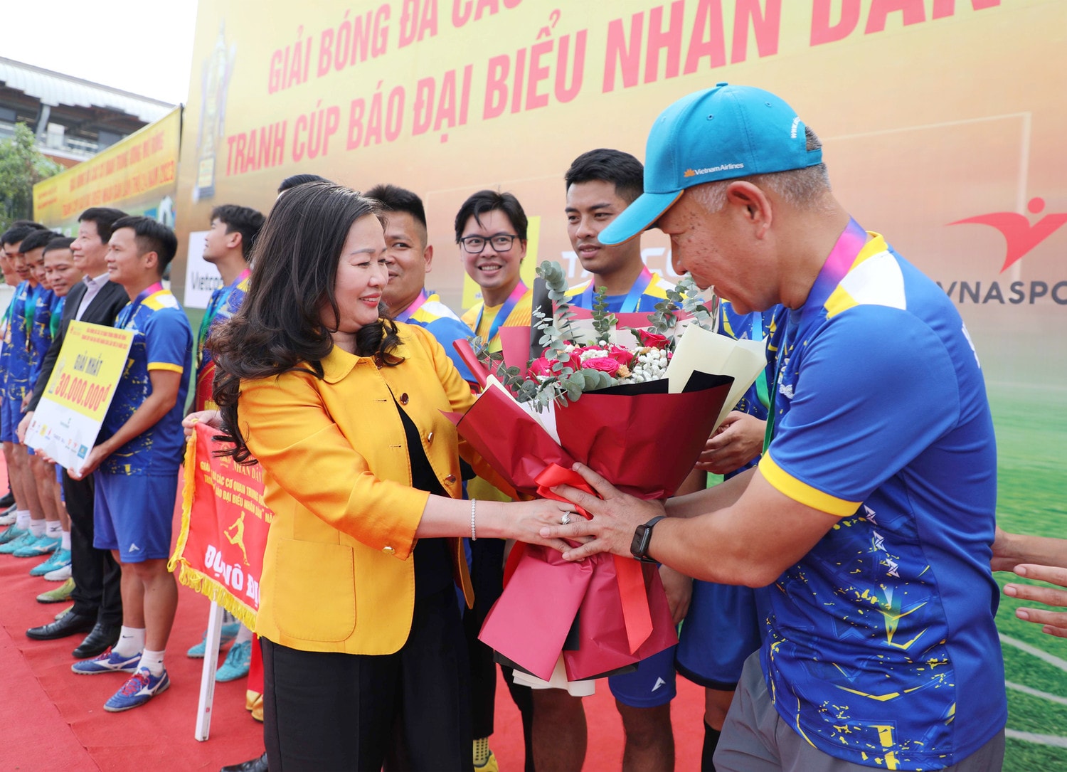 Bế mạc Giải bóng đá các cơ quan Trung ương mở rộng tranh Cúp Báo Đại biểu Nhân dân -1