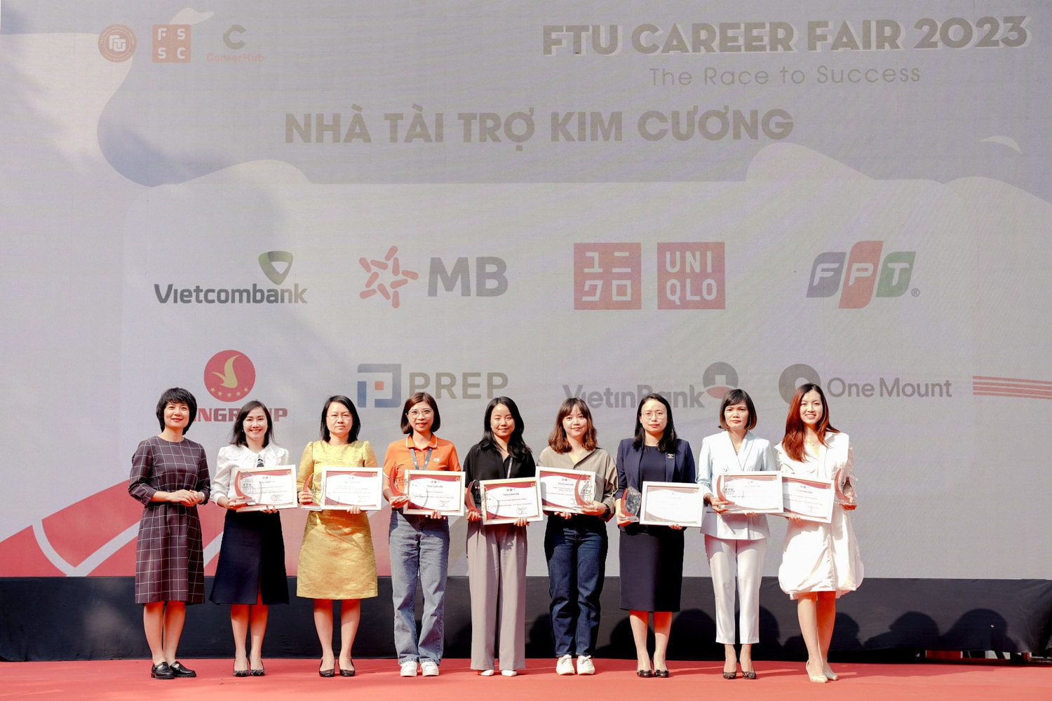 Hơn 600 vị trí việc làm tại sự kiện tuyển dụng lớn nhất năm dành cho sinh viên khối ngành kinh tế tại Hà Nội -0