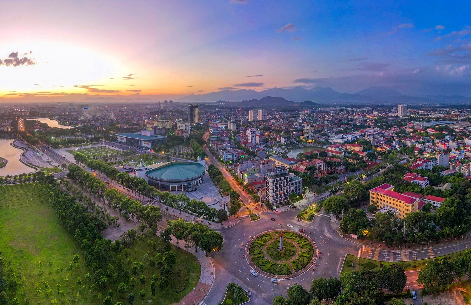Thành phố Vĩnh Yên nhìn từ trên cao - ẢNH XUÂN VIỆT