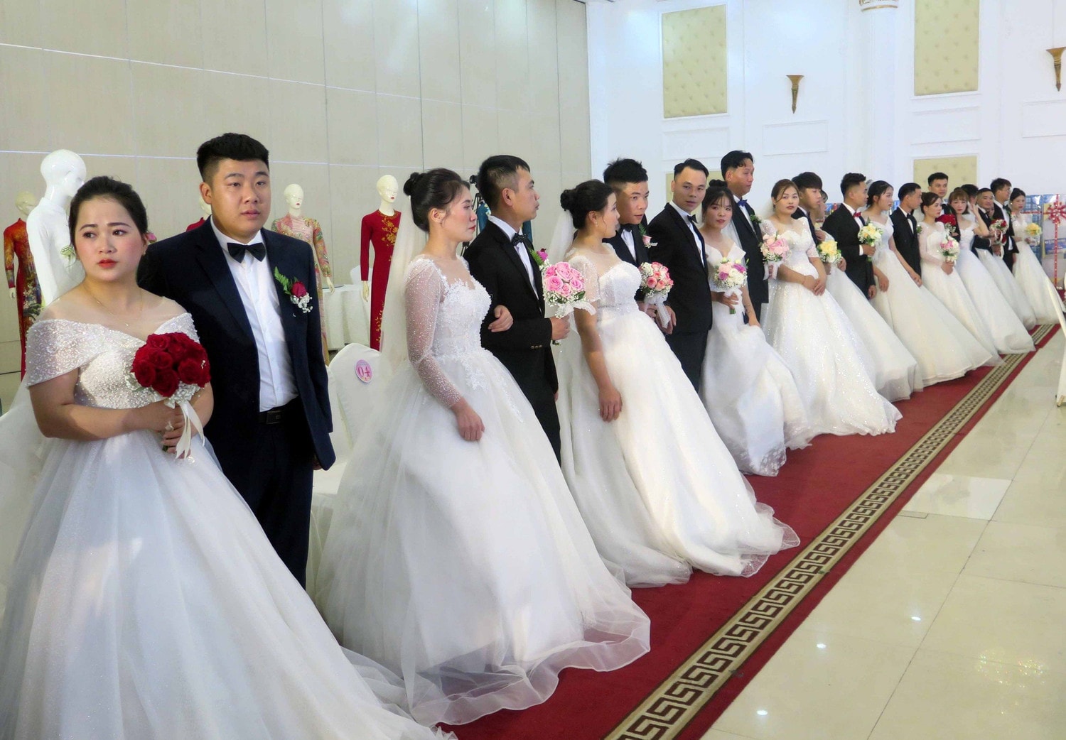 Thái Nguyên: Lễ cưới tập thể của 17 cặp đôi công nhân lao động -0