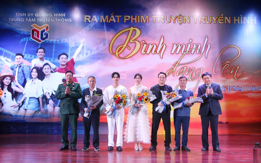 Ra mắt phim truyện truyền hình “Bình minh đang lên” quảng bá hình ảnh Quảng Ninh -0