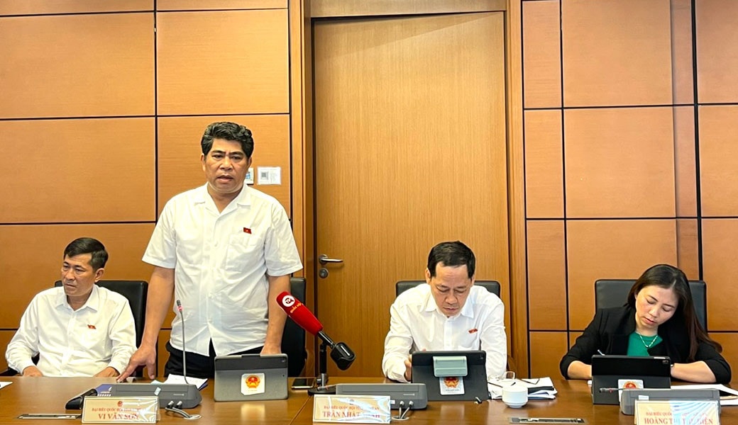 Đại biểu Quốc hội Vi Văn Sơn