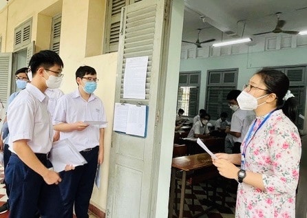 TP. Hồ Chí Minh: Dừng tuyển lớp 10 không chuyên trong các trường chuyên -0