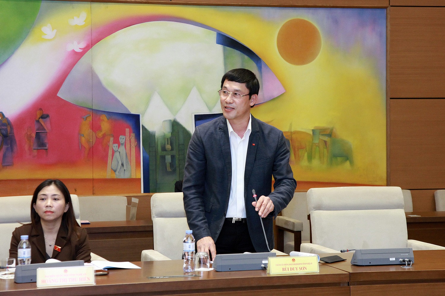 Chánh Văn phòng Đoàn ĐBQH và HĐND tỉnh Bùi Duy Sơn phát biểu. Ảnh: Khắc Ngọc Đoàn ĐBQH tỉnh Nghệ An triển khai chương trình hoạt động năm 2024 -0