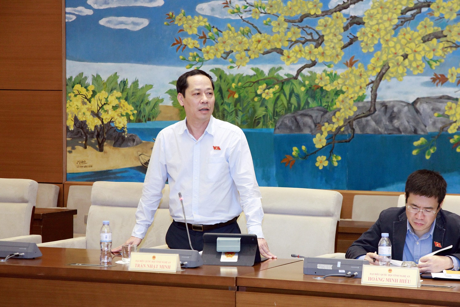ĐBQH Trần Nhật Minh phát biểu. Ảnh: Khắc Ngọc Đoàn ĐBQH tỉnh Nghệ An triển khai chương trình hoạt động năm 2024 -0