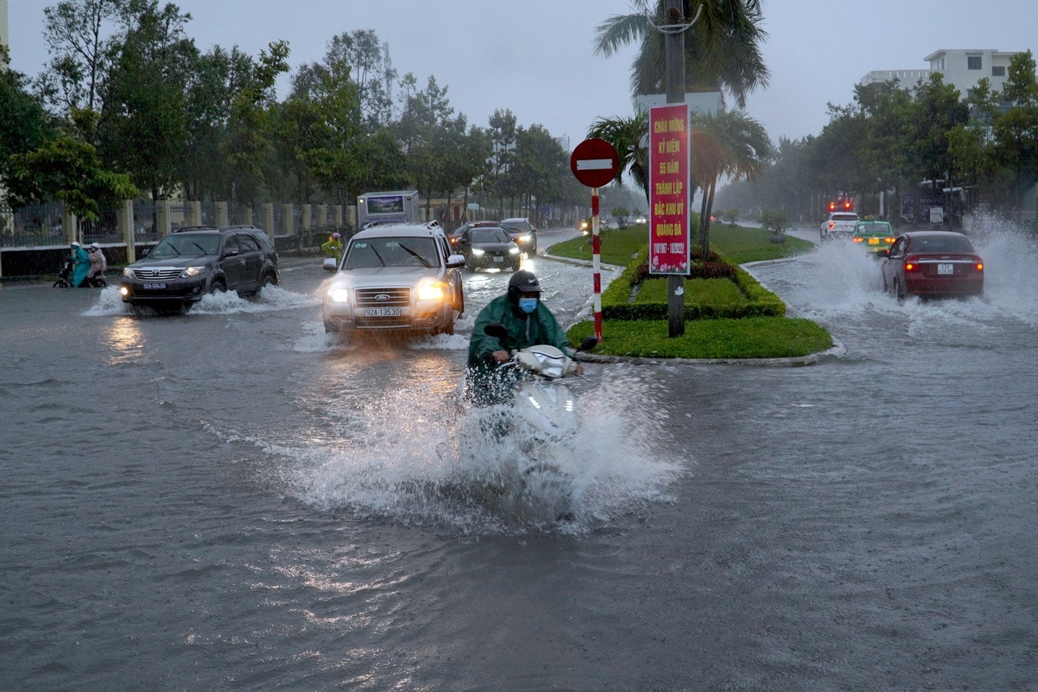 Ứng phó với mưa lớn và nguy cơ ngập úng, lũ quét, sạt lở đất -0