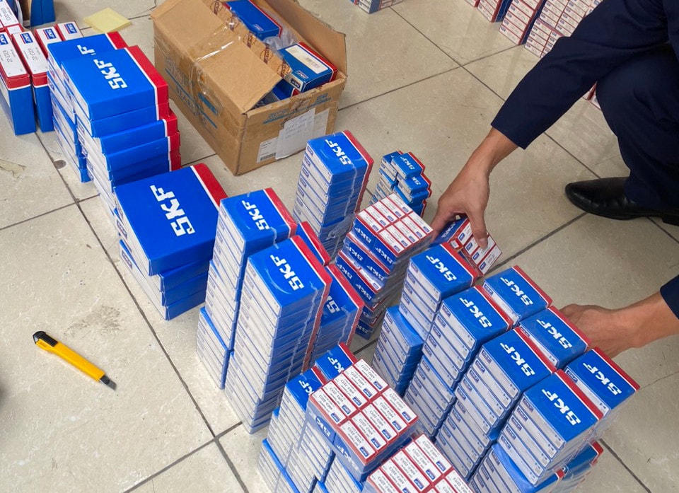 Hà Nội: Tạm giữ hàng nghìn vòng bi có dấu hiệu giả mạo nhãn hiệu SKF -0