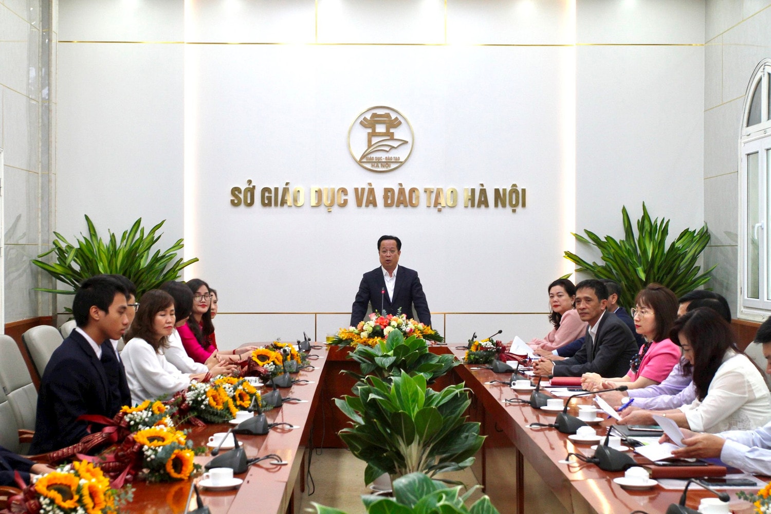 Hà Nội: Giám đốc Sở GD-ĐT gặp mặt đội tuyển học sinh Hà Nội dự thi Olympic khoa học trẻ quốc tế -0