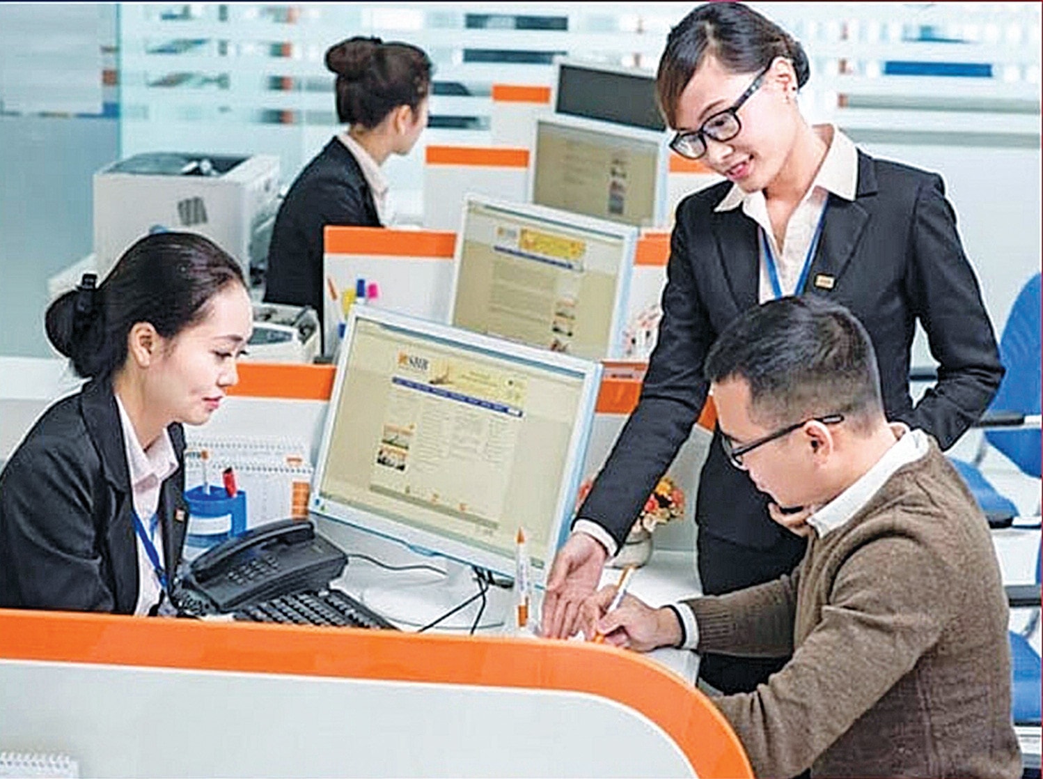Bảo vệ quyền lợi cho người thu nhập thấp -0