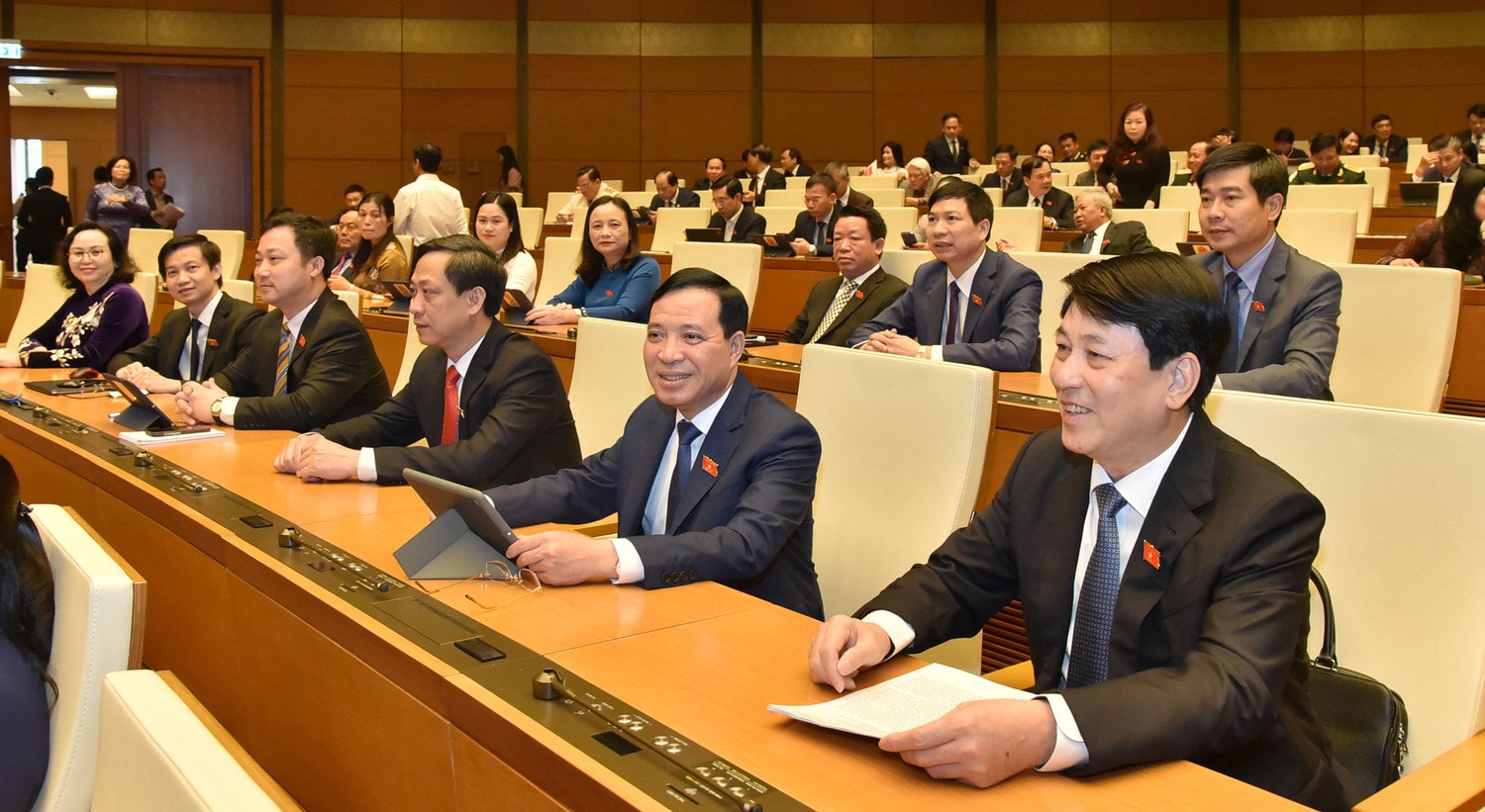 Kỳ họp thứ Sáu, Quốc hội Khóa XV thành công tốt đẹp, đáp ứng ngày càng tốt hơn yêu cầu thực tiễn