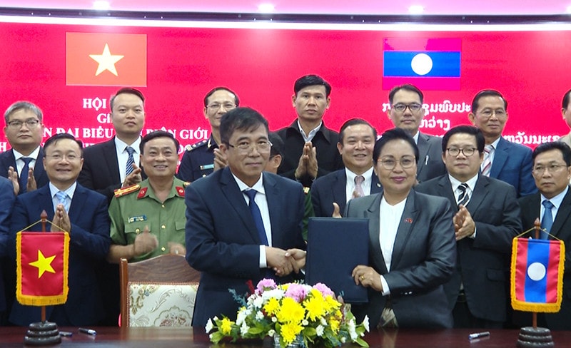 Quảng Bình ký kết Biên bản hợp tác với 2 tỉnh biên giới của Lào -0