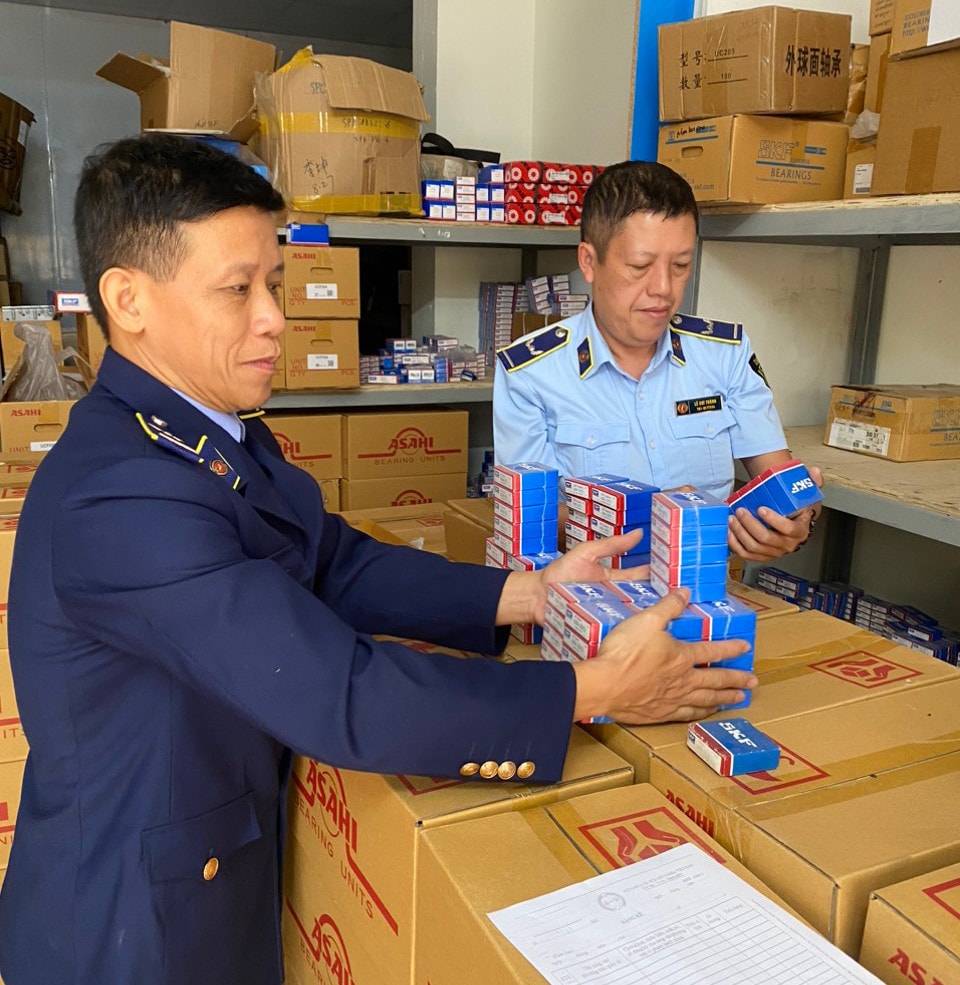 Hà Nội: Tạm giữ hàng nghìn vòng bi có dấu hiệu giả mạo nhãn hiệu SKF -0