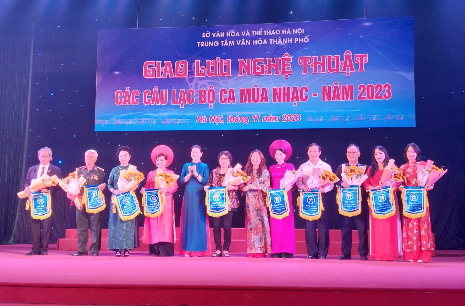 Giao lưu nghệ thuật các câu lạc bộ ca múa nhạc Hà Nội -0