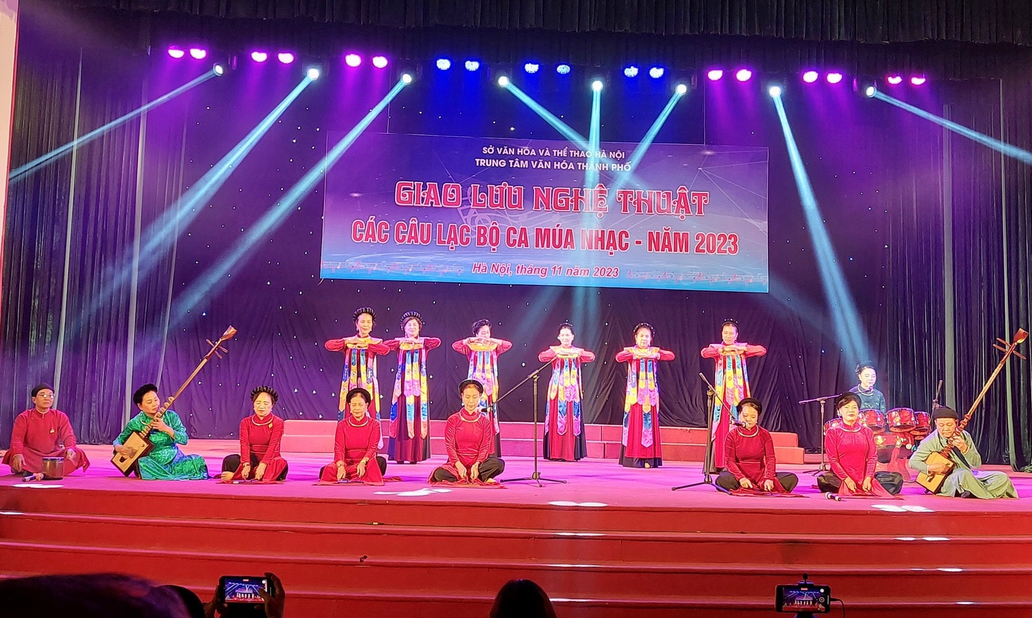Giao lưu nghệ thuật các câu lạc bộ ca múa nhạc Hà Nội -0