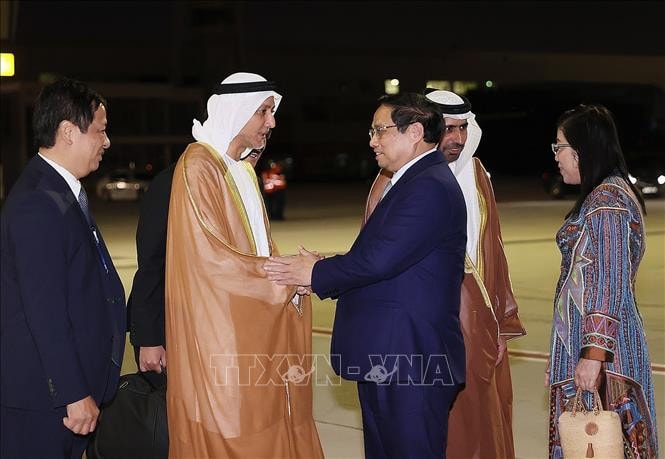 Thủ tướng tới Dubai, bắt đầu tham dự COP28 và hoạt động song phương tại UAE -0