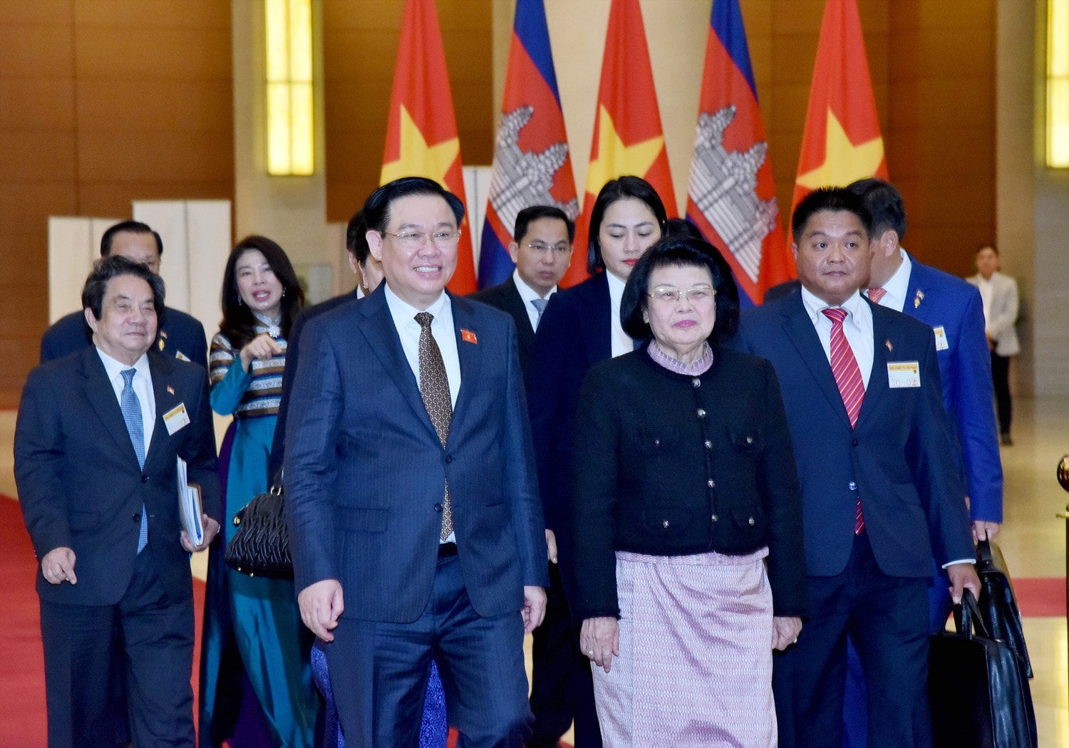 Chủ tịch Quốc hội Vương Đình Huệ đón, hội đàm với Chủ tịch Quốc hội Vương quốc Campuchia -0