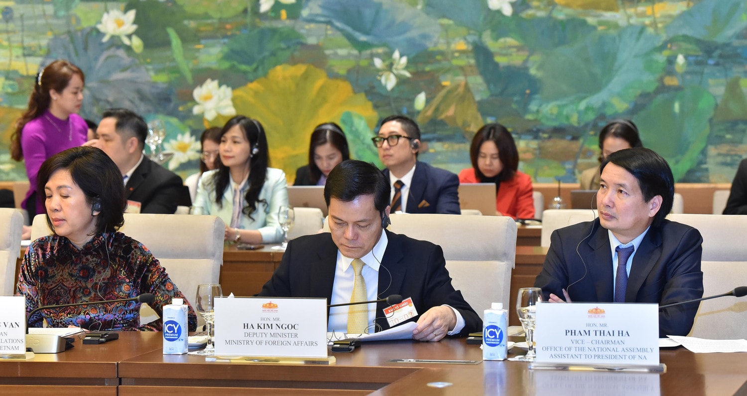 Chủ tịch Quốc hội Vương Đình Huệ đón, hội đàm với Chủ tịch Quốc hội Vương quốc Campuchia -0