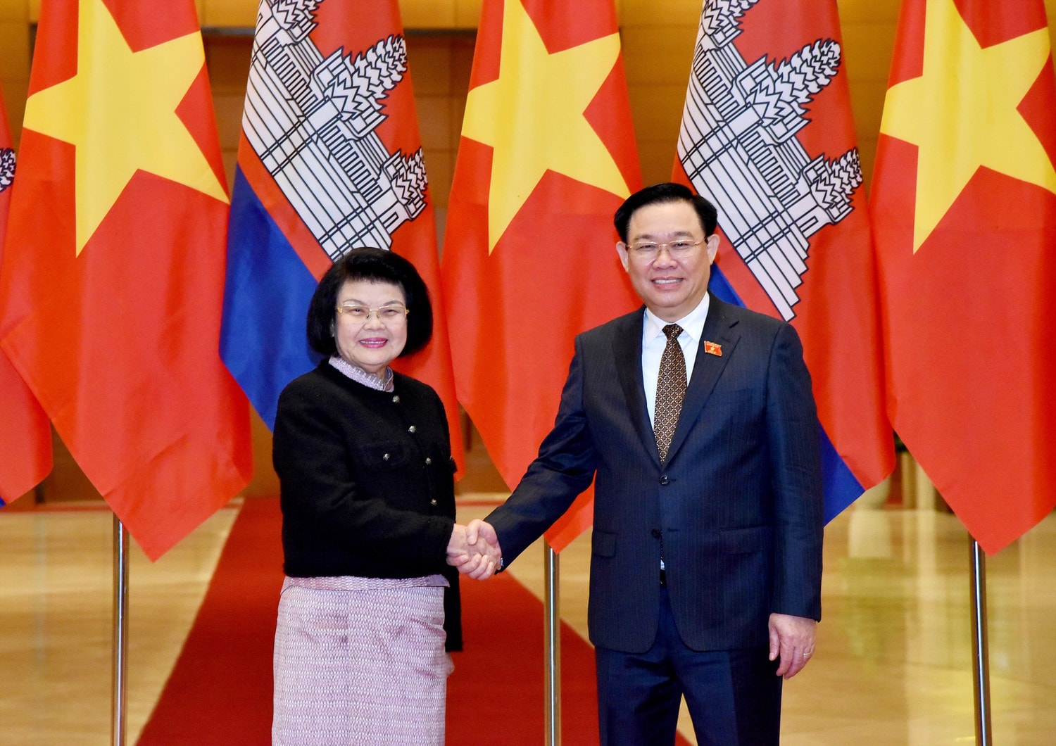 Chủ tịch Quốc hội Vương Đình Huệ đón, hội đàm với Chủ tịch Quốc hội Vương quốc Campuchia -0