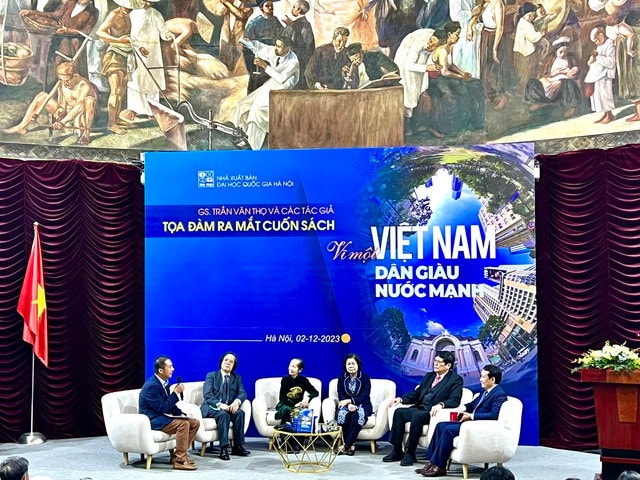 Ra mắt sách 