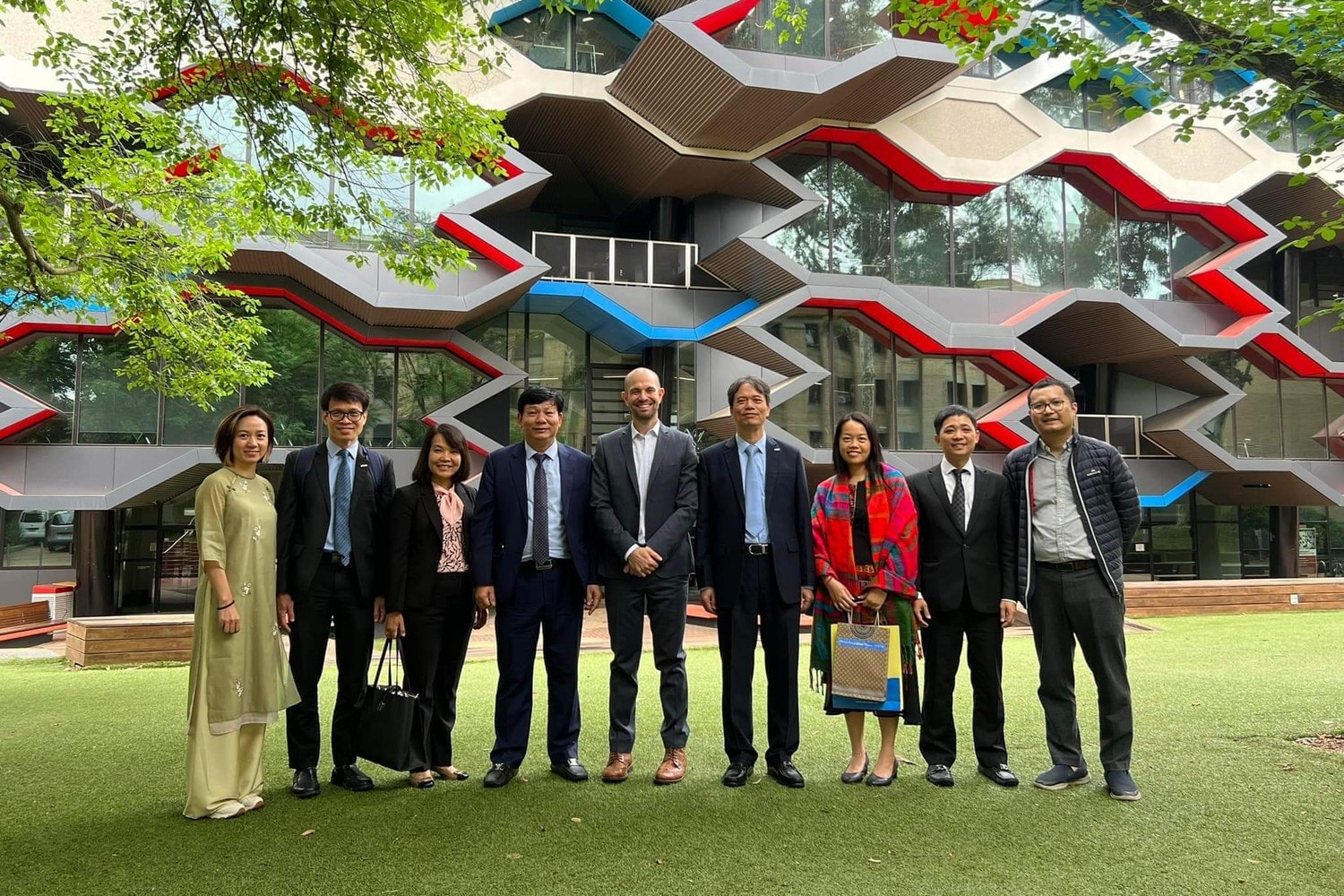 Trường ĐH Kinh tế Quốc dân và Trường ĐH La Trobe triển khai nhiều hoạt động hợp tác mới trong năm 2024