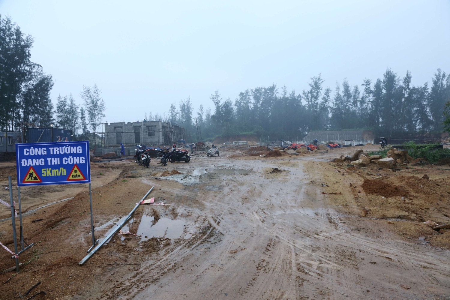 Công ty TNHH Sông Mã không tuân thủ quy định khi thi công dự án Đường dây tải điện và Trạm biến áp ảnh 3 Dự án Đường dây và Trạm biến áp 110kW thi cồng bất chấp quy định! -0
