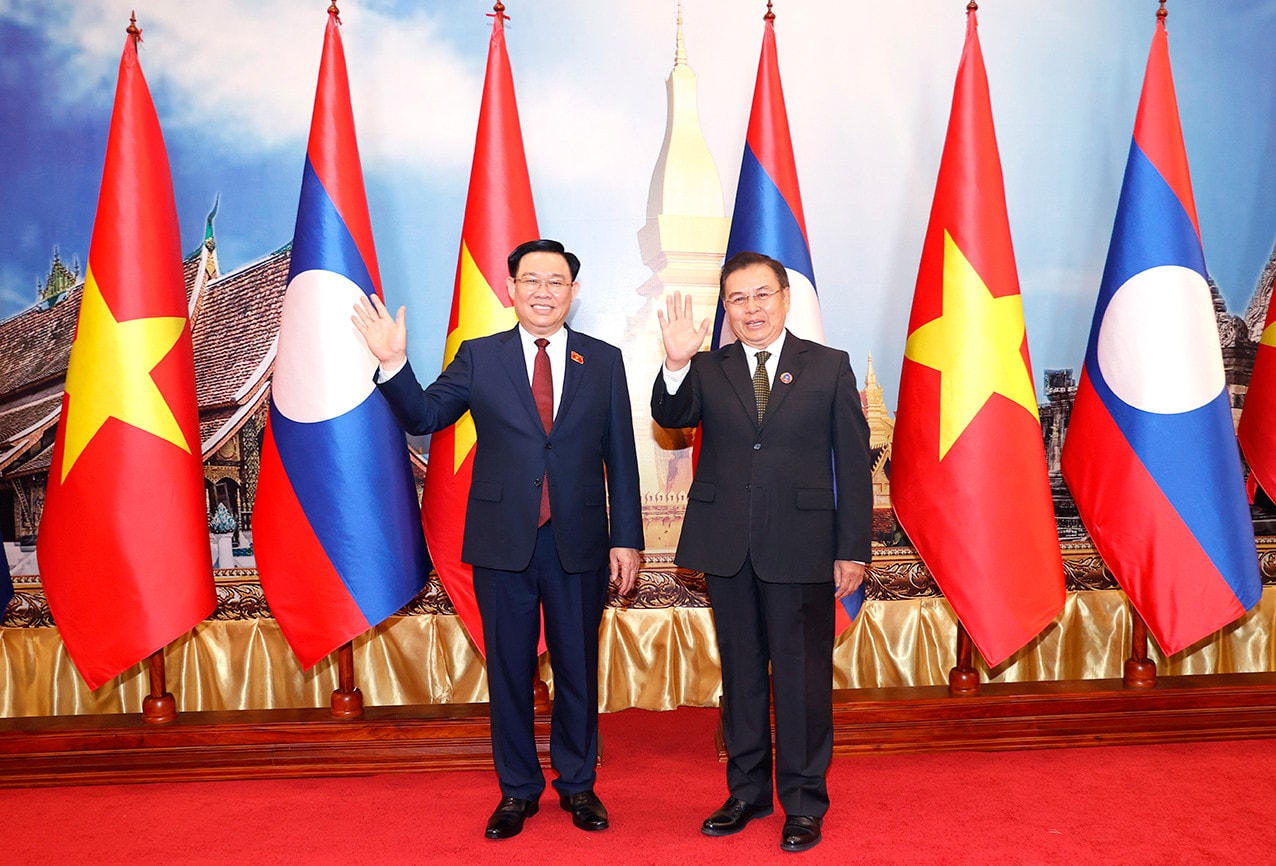 Chủ tịch Quốc hội Vương Đình Huệ hội đàm với Chủ tịch Quốc hội Lào Saysomphone Phomvihane -0