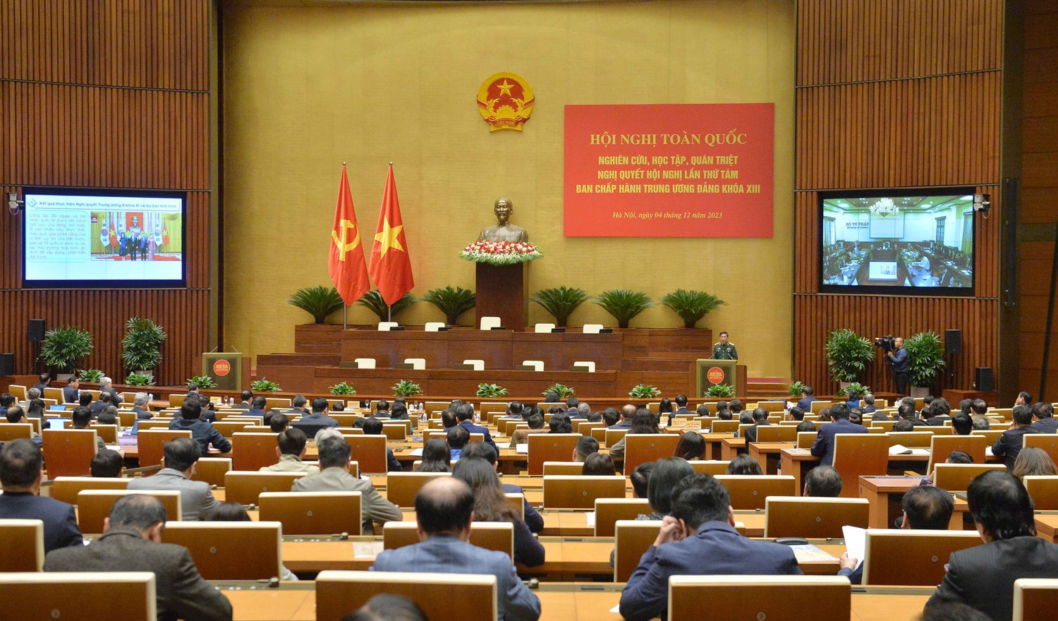 Chú trọng phát triển đội ngũ trí thức trong và ngoài nước, có cơ chế, chính sách đột phá thu hút, trọng dụng trí thức -0