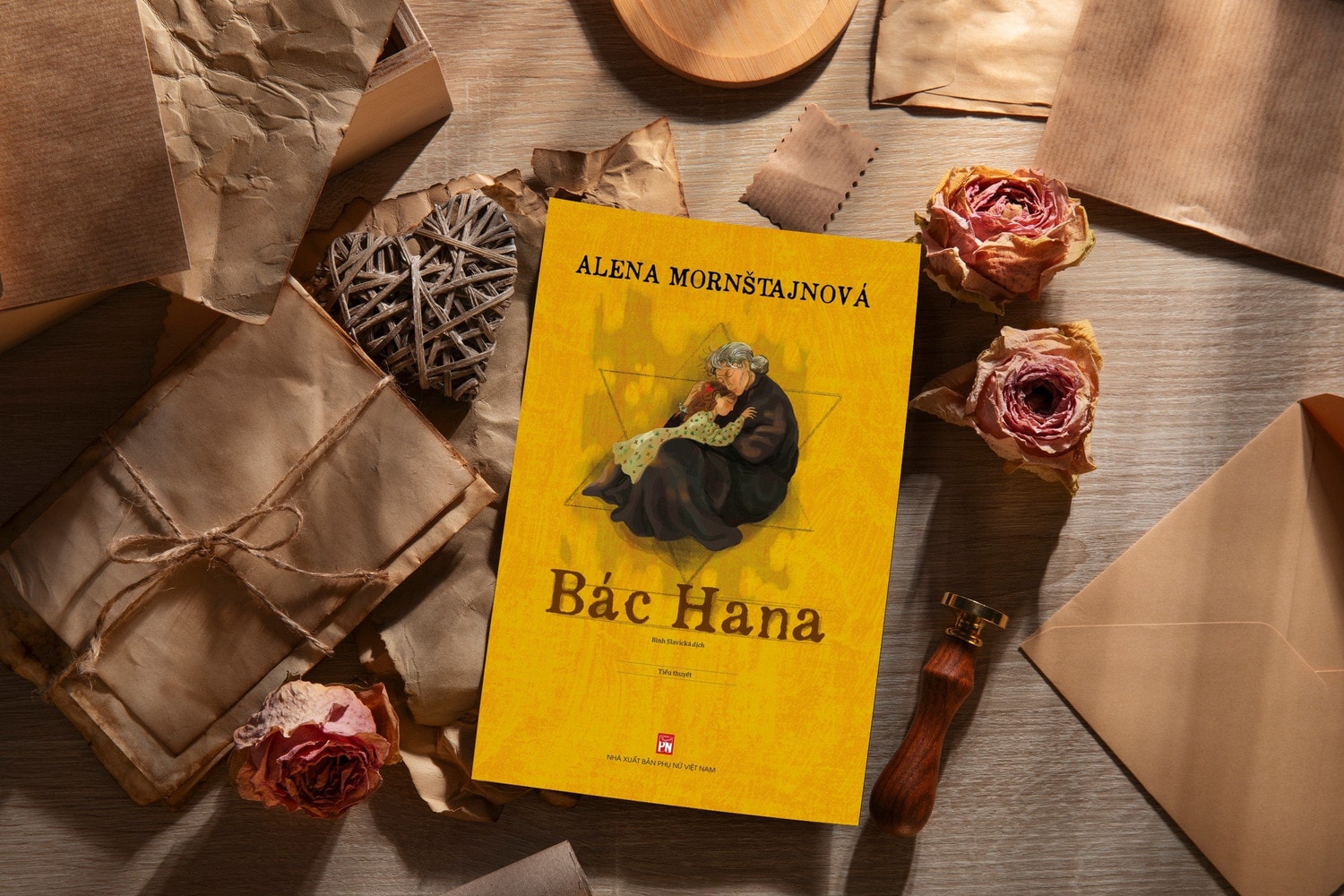 Ra mắt tiểu thuyết Bác Hana -0