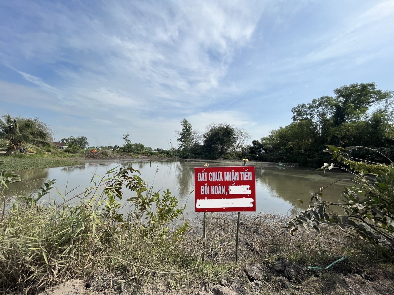 Long An: Mòn mỏi chờ nhận tiền đền bù vì vướng chủ cũ khu đất đã bán 10 năm trước lôi ra kiện -0