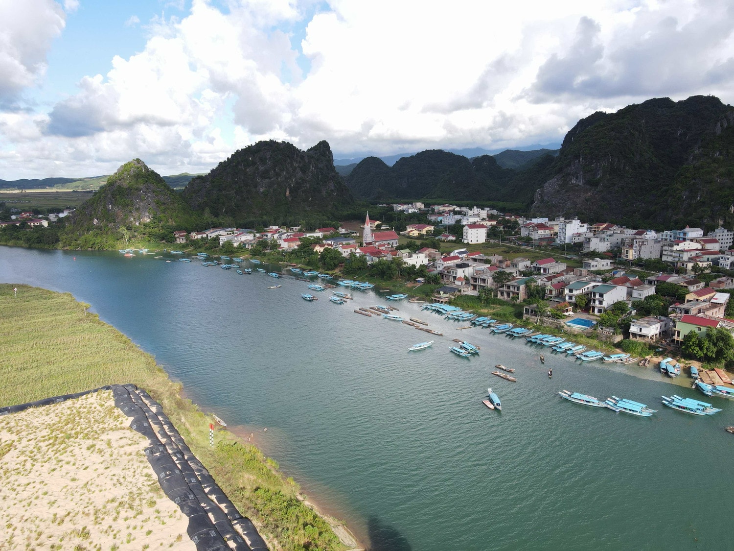 Khách quốc tế tăng 231%, doanh thu du lịch VQG Phong Nha - Kẻ Bàng đạt 264 tỷ đồng -0