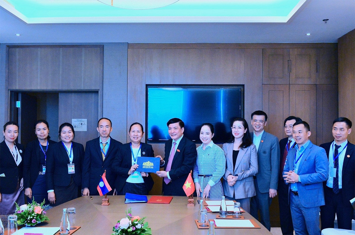 Tổng Thư ký Quốc hội Bùi Văn Cường làm việc với Tổng Thư ký Quốc hội Lào -2