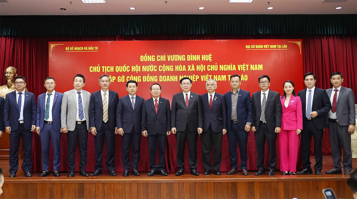 Chủ tịch Quốc hội Vương Đình Huệ: Tạo đột phá trong hợp tác kinh tế, thương mại là nguyện vọng cháy bỏng của cả Việt Nam và Lào -2
